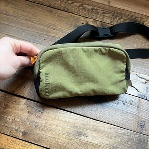 Lululemon mini belt bag